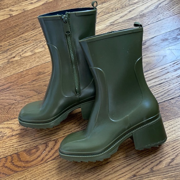 Hunter Olive Green Rain Boots - Picture 1 of 1